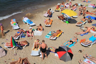 Baltık Denizi kıyısında plaj dinlenme