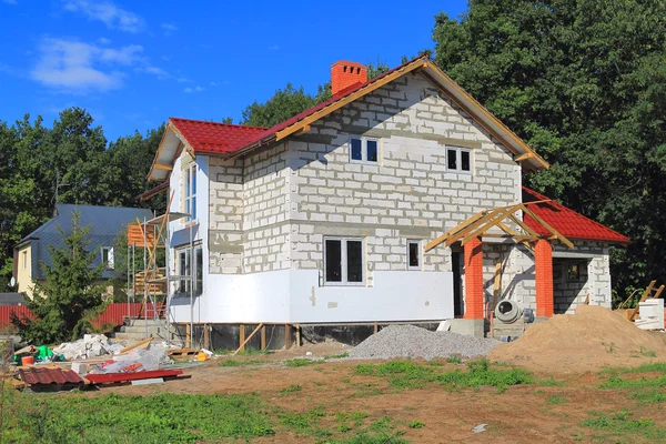 Yapım aşamasında özel iki katlı ev