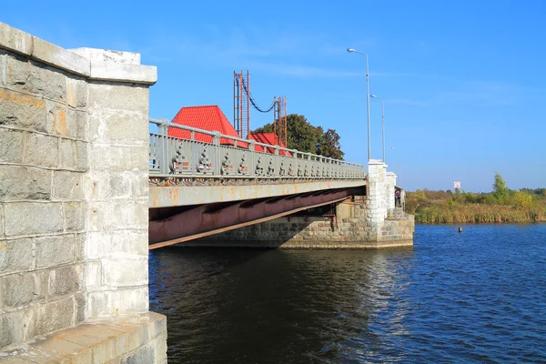 Puente levadizo de águila sobre el río Deima — Foto de Stock