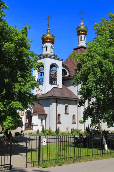 Le temple de la sainte princesse Olga égal aux apôtres — Photo