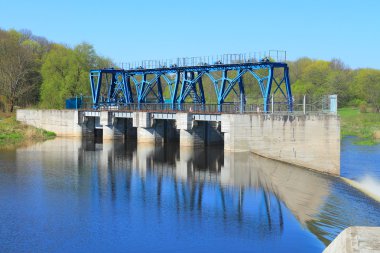 Nehri üzerinde yeniden oluşturulan Alman hidrolik mühendislik inşaat