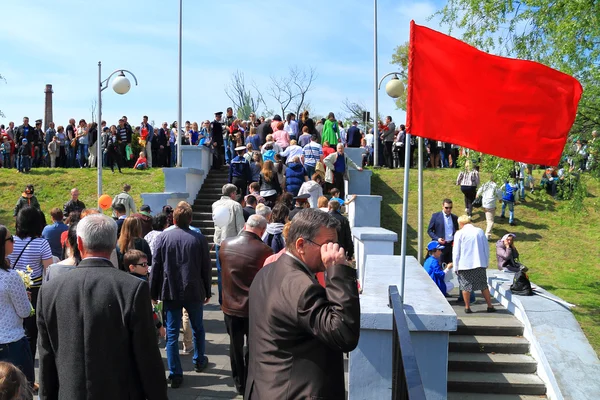 Victory Day - people go to Victory park — Stock Photo, Image