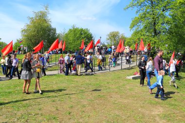 İnsanlar Zafer Bayramı kutlamak