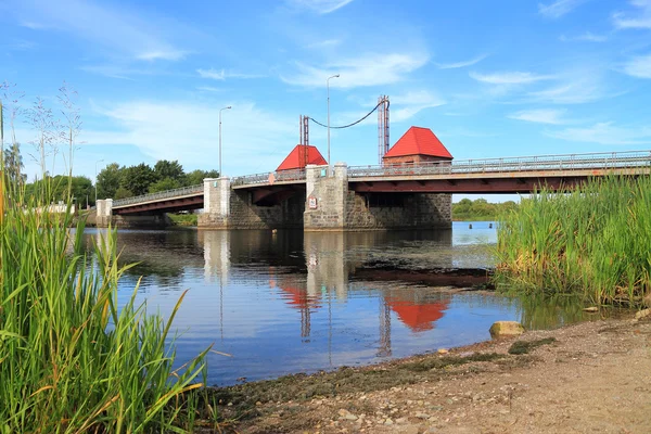 A ponte móvel de Águia restaurada com a preservação do mecanismo antigo — Fotografia de Stock