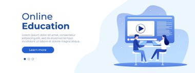 Çevrimiçi eğitim kavramı. Web sayfası için vektör düzeni. Düz izometrik tarzda resmetmek, insanların uzaktan çalışmasıyla. Tasarımın için ön sayfa düzeni. Düz izometrik vektör çizimi EPS 10.
