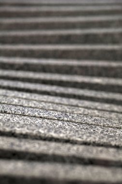 Bulanık gri adımları artan