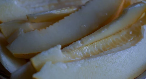 Yellow Ripe Melon Cut Slices — Stockfoto