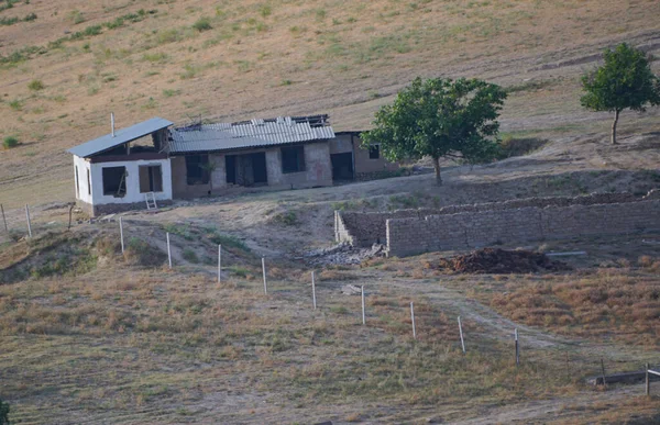 Terk Edilmiş Eski Bir Harap Olmuş Bir — Stok fotoğraf