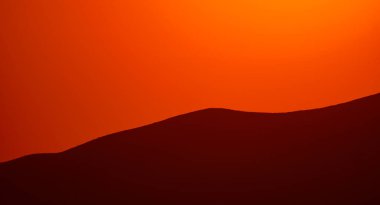                    Gün batımında dağ manzarası, harika manzara.            