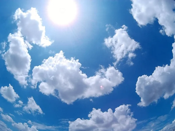 A kék ég és a nap clound — Stock Fotó