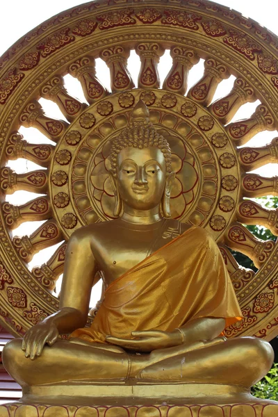 Estátua de Buda e Roda da vida — Fotografia de Stock