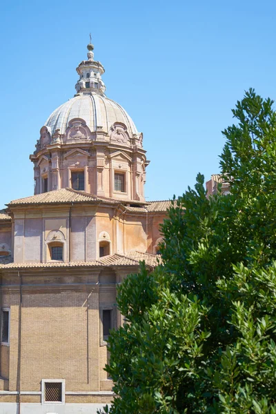 Roma 'daki katedralin kubbesi..