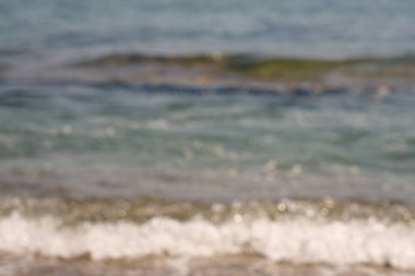 Girit 'teki Ege kıyılarında köpüklü bulanık dalgalar