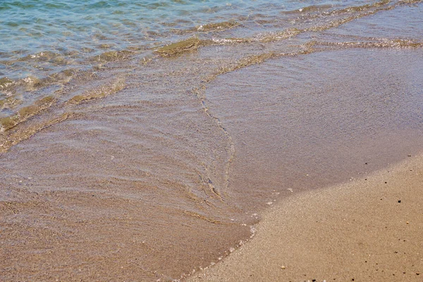 Jasne Fale Tropikalnej Piaszczystej Plaży Krecie Grecja — Zdjęcie stockowe