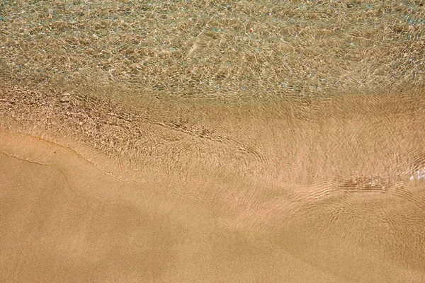 Ondas Claras Areia Colorida Praia Tropical Areia Creta Grécia — Fotografia de Stock