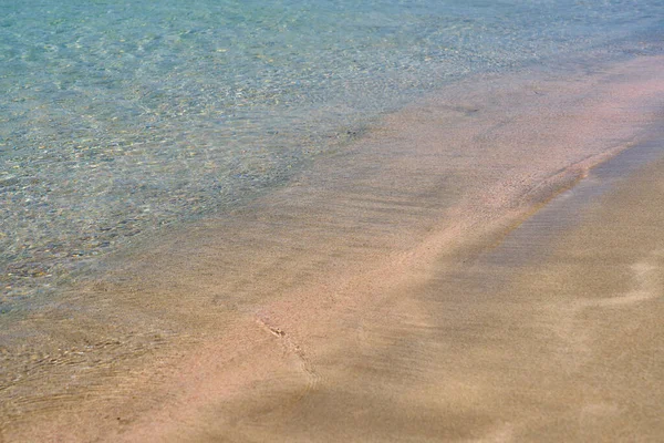 Tiszta Hullámok Színes Homok Trópusi Homokos Strandon Krétán Görögország — Stock Fotó