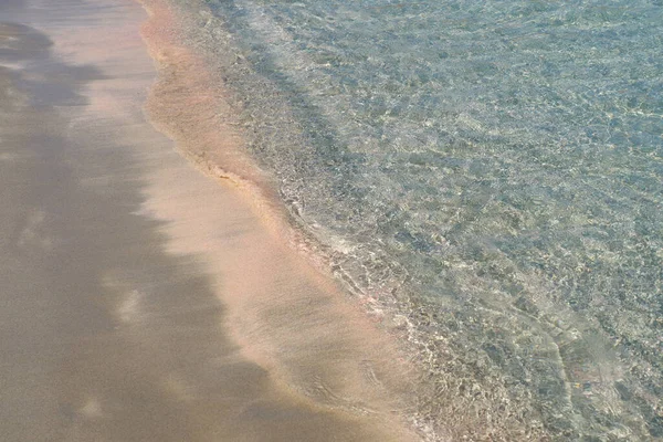 Tiszta Hullámok Színes Homok Trópusi Homokos Strandon Krétán Görögország — Stock Fotó