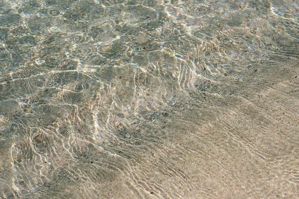 Tiszta Hullámok Színes Homok Trópusi Homokos Strandon Krétán Görögország — Stock Fotó