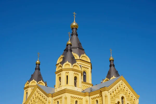 Nizhny Novgorod的Alexander Nevsky大教堂 背景为蓝天 — 图库照片