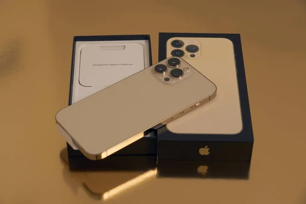 Turku Finland September 2021 New Iphone Pro Max Gold Box — Stock Photo, Image