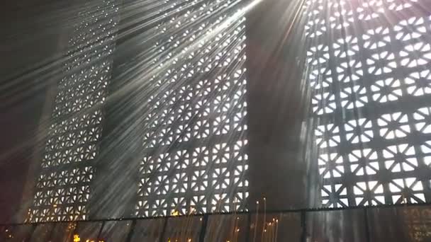 Luz Passa Pela Fumaça Velas Dentro Catedral Nossa Senhora Aparecida — Vídeo de Stock