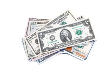 yüz dolarlık banknot üzerinden yakın çekimler