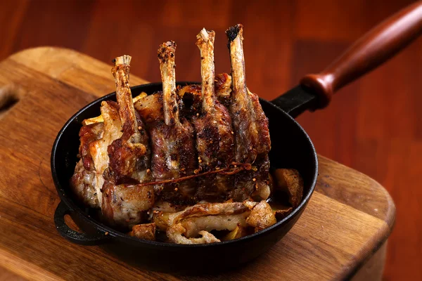 Domuz pirzola fırın ile