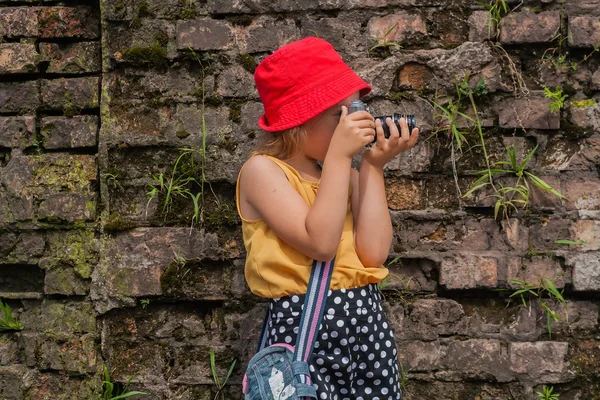 Fotógrafo em idade escolar — Fotografia de Stock