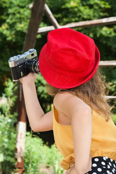 A menina se fotografa — Fotografia de Stock