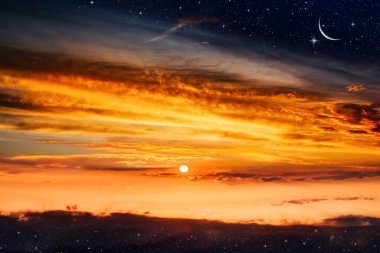 Hilal ve günbatımı gökyüzü ile Ramazan arkaplanı. Güzel şafak vakti