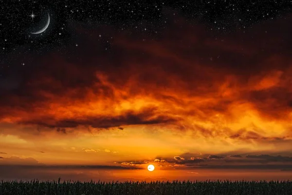Junger Monat Himmel Roter Sonnenuntergang — Stockfoto