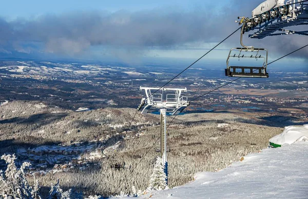 Cadeiras Elevador Esqui Dia Brilhante Férias Inverno Nas Montanhas — Fotografia de Stock