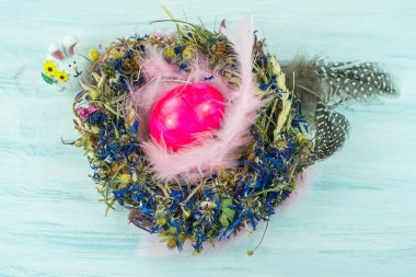 Paskalya yumurtası ile bahar arkaplanı, din gelenekleri