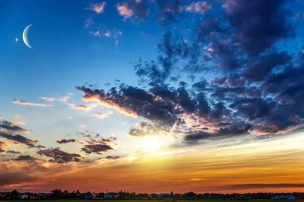 Crescent Moon Beautiful Sunset Background Bright Sky — Stock Photo, Image