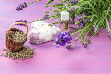 Lavanta yağı ve banyo tuzu. Doğal kozmetik geçmişi