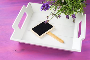 Masada lavanta çiçekleri, mesajlar için bir yer