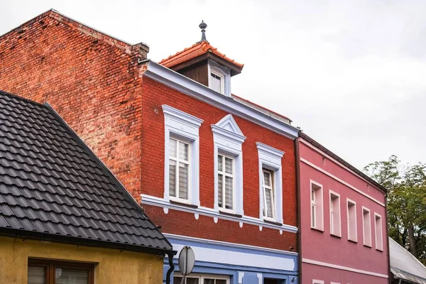Egy Régi Lakóépület Homlokzata Város Utcáján Lengyelország Történelmi Központjában — Stock Fotó