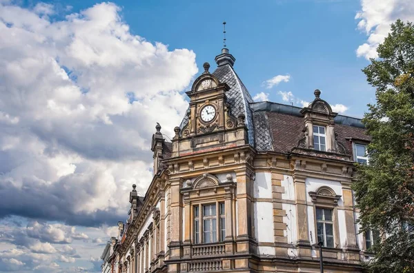 Alte Häuser Europa Turm Mit Alter Uhr — Stockfoto