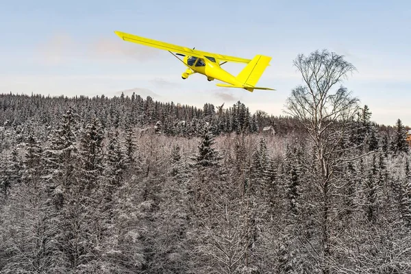 풍경을 배경으로 설계된 비행기 — 스톡 사진