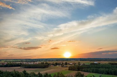 Manzaranın yüksekliği, engin manzarası.