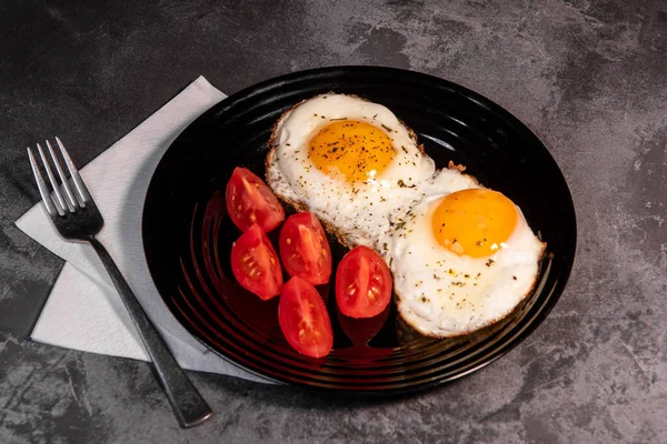 Huevos Fritos Tostadas Pan Tomate Delicioso Desayuno Merienda Yema Alimentos — Foto de Stock