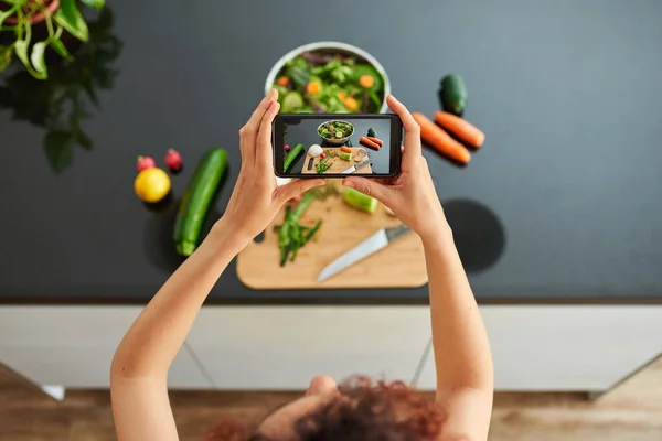 Woman Taking Photo Mobile Salad High Quality Photo — Stock Photo, Image