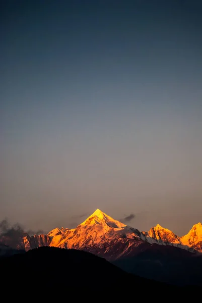 Himalayalar 'ın Panchachuli Tepeleri Munsyari, Uttarakhand Hindistan' dan