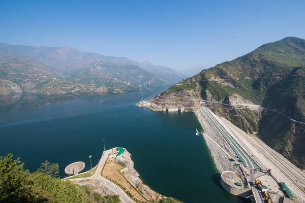 Tahri hidroelektrik barajının manzarası, Uttarakhand Hindistan