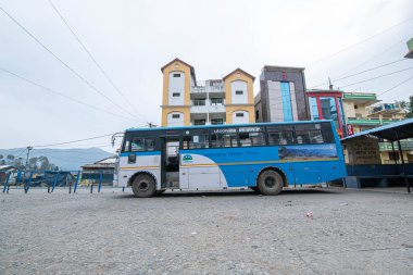 Pithoragarh, Hindistan, Mayıs 2021: COVID-19 'un ikinci dalgası sırasında kilitlenme nedeniyle pazar kapatıldı 