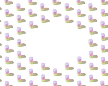 Açık pembe, yeşil, menekşe rengi, dikey sıralanmış beyaz arka plan ve mesaj için boşluk.