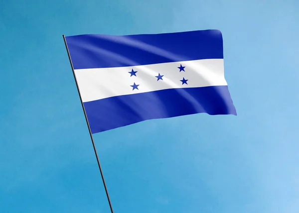 Bandera Honduras Ondeando Alto Cielo Día Independencia Honduras — Foto de Stock