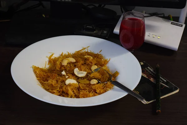 Vermicelli Comumente Conhecido Como Sevaiyan Com Caju Resina Suco Beterraba — Fotografia de Stock