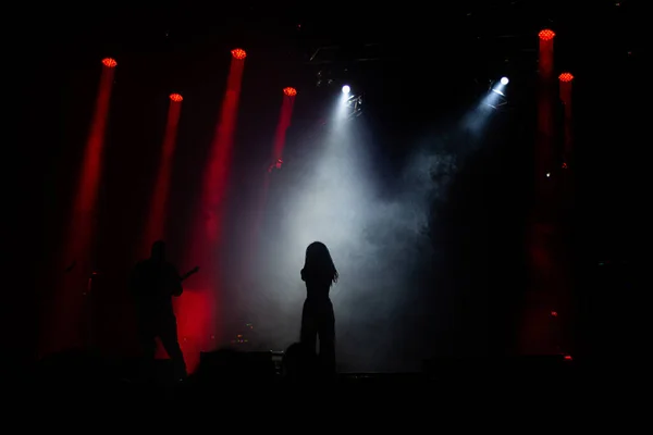 Crowd Concert Silhouettes Stage Lights Silhouettes Concert Crowd Front Bright — Stock Photo, Image