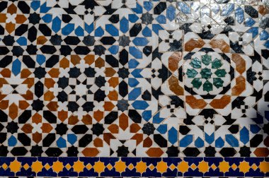 Arap Çiçeksiz deseni. Geleneksel Arap İslam geçmişi. Cami dekorasyonu. Marakeş Fas